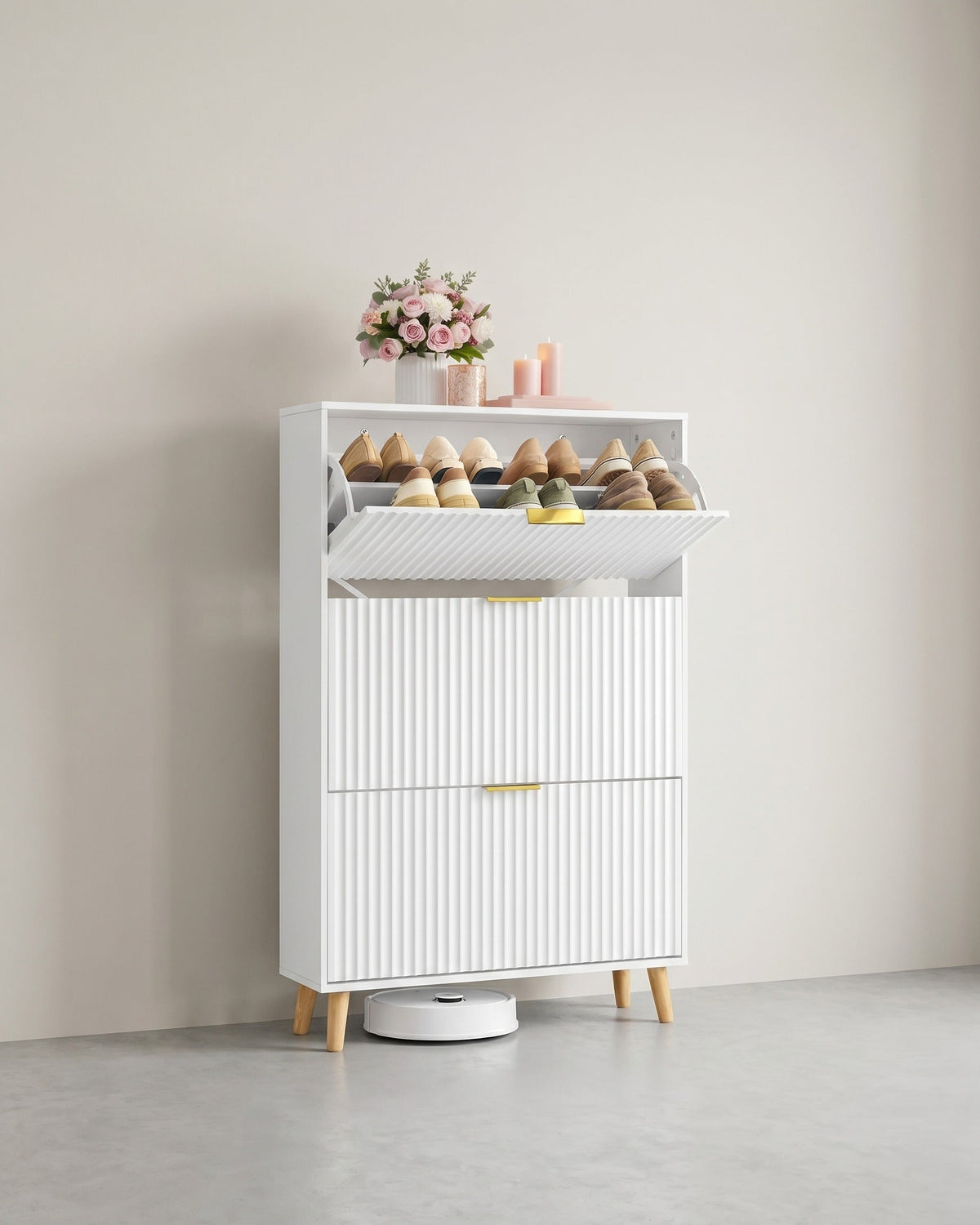 Schoenenkast Met 3 Kleppen – Mid Century Modern – Geribbelde Deuren – Voor 18-24 Paar Schoenen – Wolkenwit – 80 x 24 x 123 cm